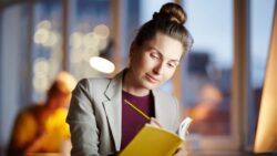 Psychology Explains Why Learning Self-Improvement Feels Productive Even Without Taking Action